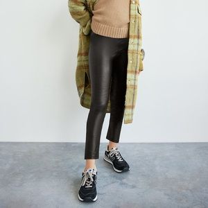 NWT Aritzia Ankle Daria Pant